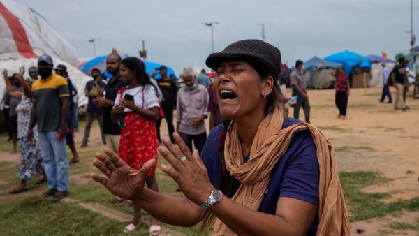 sri lanka gets imf bailout packag