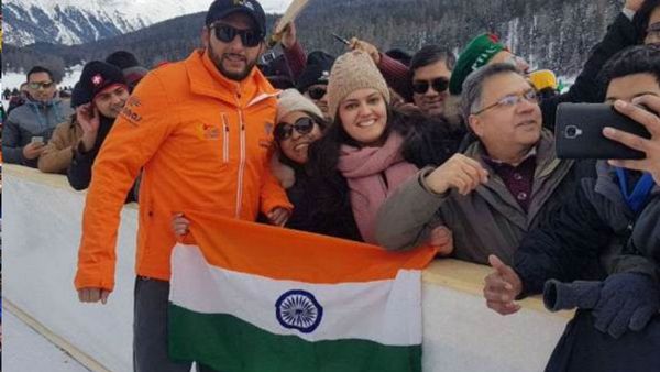 बेटी ने फहराया भारतीय झंडा