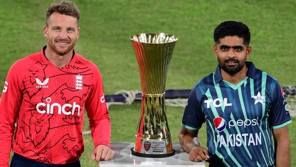 अपने ही घर में उड़ा मजाक