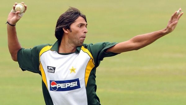 आसिफ ने कहा चीटर 