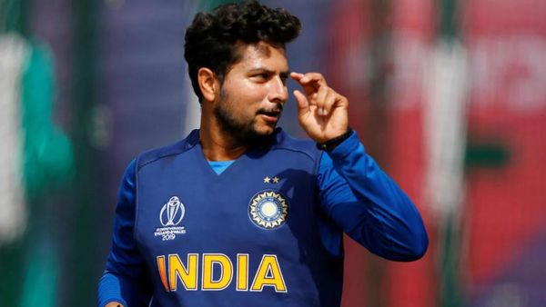 47वें ओवर में ली हैट्रिक 