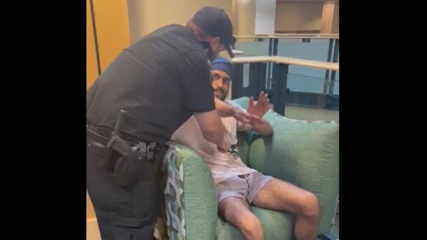 कृपाण रखने पर गिरफ्तारी