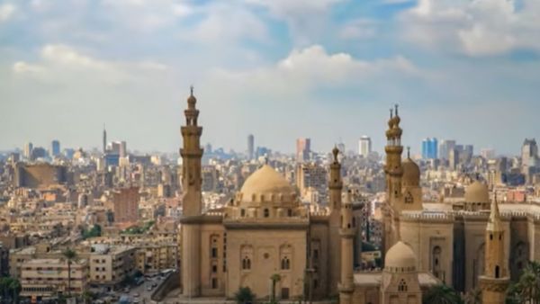 आयात पर कई तरह से प्रतिबंध