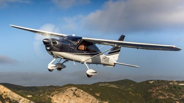 8 मिनट तक हवा में रहा विमान