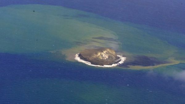 16 साल बाद पहाड़ के अंदर फूटा ज्वालामुखी