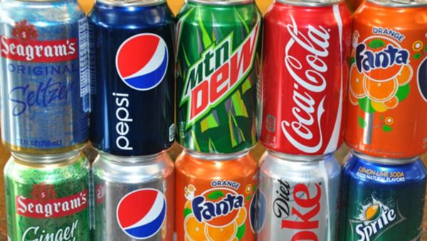 पूरी दुनिया के ड्रिंक मार्केट पर दो कंपनियों का दबदबा