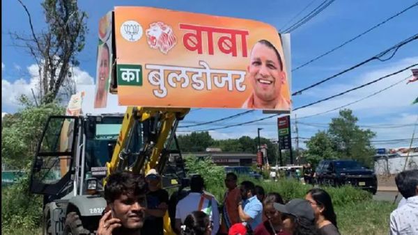 विध्वंस का प्रतीक है बुलडोजर विध्वंस का प्रतीक है बुलडोजर