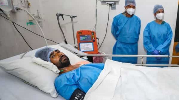 जवानों ने चार बोतल खून भी दिया