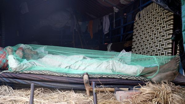 2 लाख लोग मलेरिया से संक्रमित