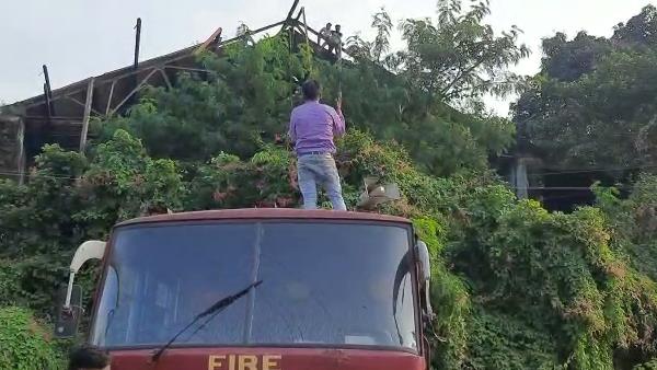 शोले के धर्मेन्द्र की तरह बोलने लगा डायलॉग शोले के धर्मेन्द्र की तरह बोलने लगा डायलॉग