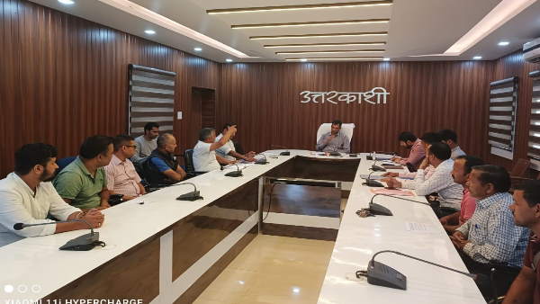 वरुणावत तक 50 सदस्यीय पर्यटकों का दल साथ मे चलेगा वरुणावत तक 50 सदस्यीय पर्यटकों का दल साथ मे चलेगा