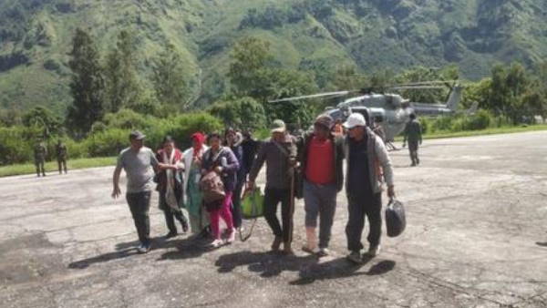 व्यास घाटी के सात गांवों में फंसे 62 लोगों का हेलीकॉप्टर से रेस्क्यू 