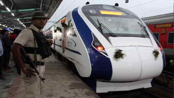 मेक इन इंडिया मिशन के तहत बनी ट्रेन-18