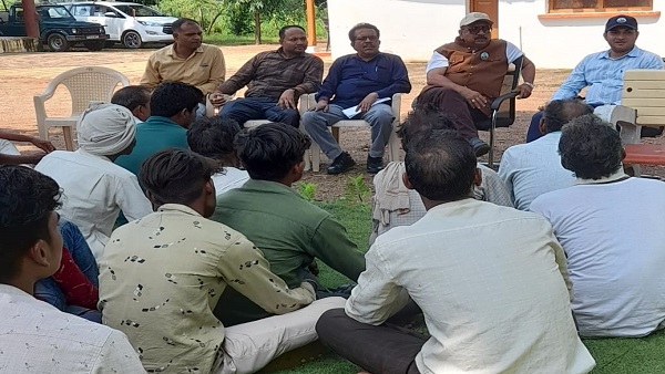 नौरादेही के जंगल में लगा वनमंत्री का जनता दरबार