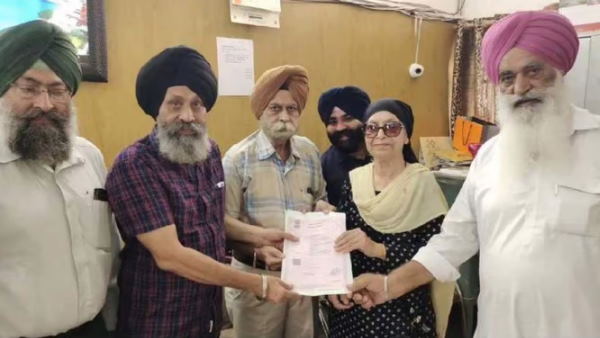 गुरु के चरणों में अर्पित की अपनी जमीन