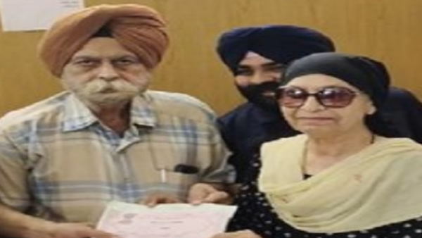 'जो गुरु चरणों में कुछ भी अर्पित करता है, गुरु उसे दोगुना वापस देता है'