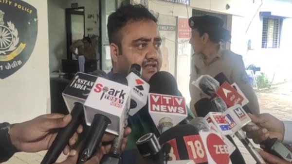 'जन्म से से थी महिला बाद में हुई ट्रांस जेंडर'