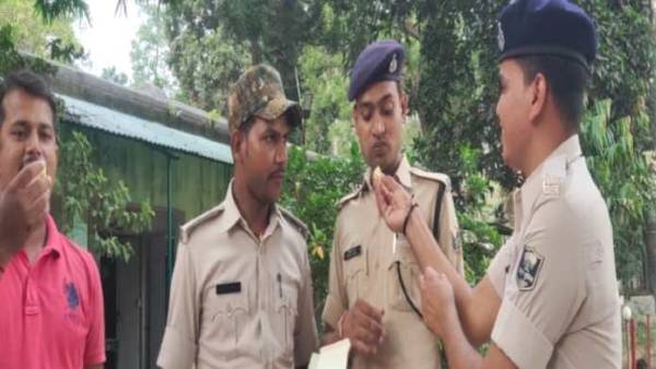 बैरक में भी परीक्षा की तैयारी करते थे विनय