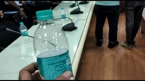 एक्सपायरी डेट के पानी को देखकर मचा हड़कंप