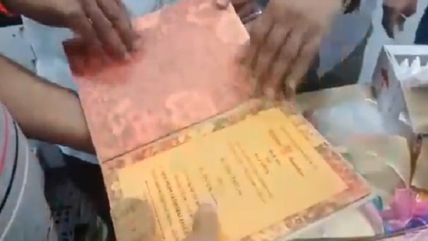 शादी के कार्ड के भीतर छिपाया ड्रग्स 