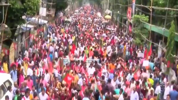 भ्रष्टाचार के खिलाफ बीजेपी का प्रदर्शन 
