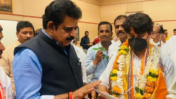 MP Shankar Lalwani demanded from Scindia to make Indore airport of international standard MP Shankar Lalwani demanded from Scindia to make Indore airport of international standard