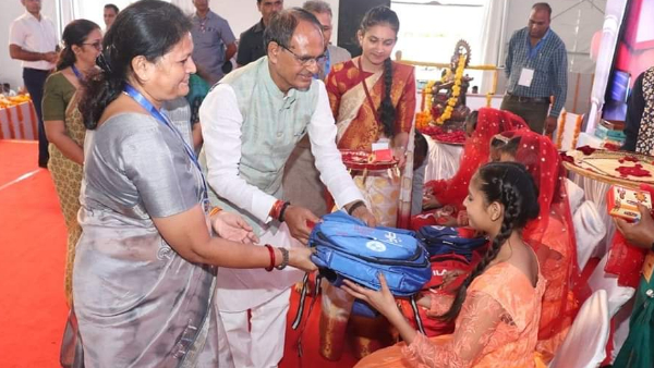 शिक्षक नौकर नहीं निर्माता है : CM शिक्षक नौकर नहीं निर्माता है : CM