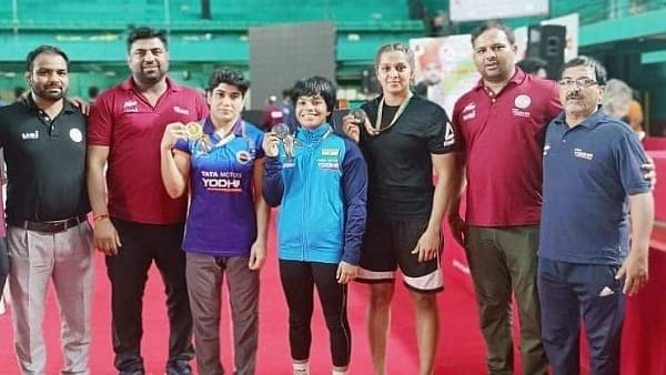 पूजा के साथ इन पहलवानों ने दिखाया दम 