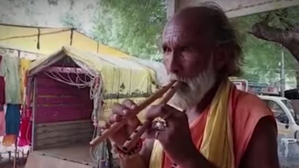 सोशल मीडिया पर वायरल हुआ वीडियो 