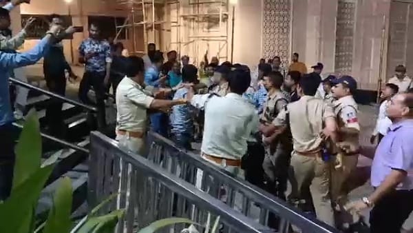 हिंदूवादी संगठनों ने दिया अल्टीमेटम हिंदूवादी संगठनों ने दिया अल्टीमेटम