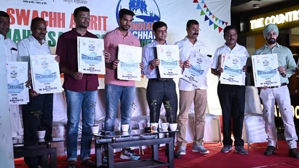 लगाना है स्वच्छता का छक्का 