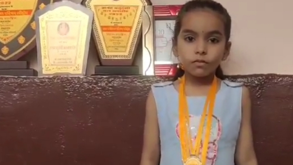 रेधानशी की तलवारबाजी ने मोहा लोगों का मन