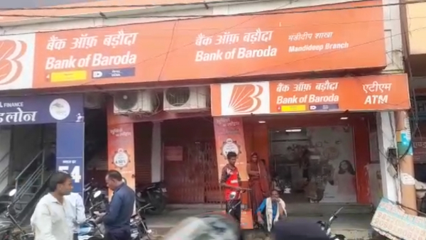 आईजी दीपिका सूरी ने घटना स्थल पर किया निरीक्षण आईजी दीपिका सूरी ने घटना स्थल पर किया निरीक्षण