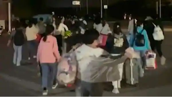 चीन की आईफोन सिटी में कोरोना हुआ बेकाबू