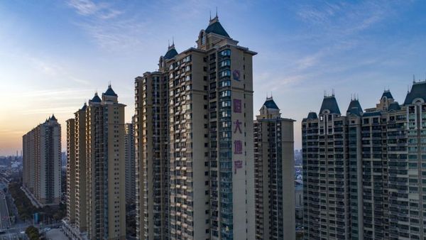 चीन छोड़कर भाग रहे रईस