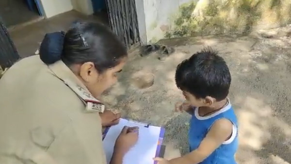 काजल ना लगवाने पर हुई पिटाई