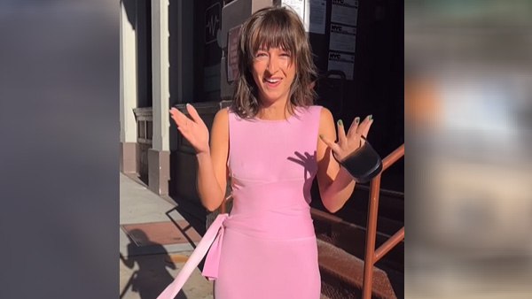 यूजर्स कर रहे चौंकाने वाले कमेंट यूजर्स कर रहे चौंकाने वाले कमेंट