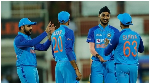 दोनों टीमों की प्लेइंग 11 दोनों टीमों की प्लेइंग 11