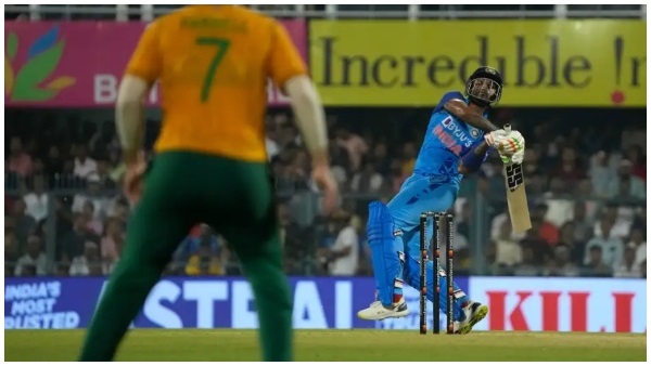 T20I में सबसे कम गेंदों में 1000 रन T20I में सबसे कम गेंदों में 1000 रन