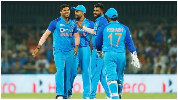 सिर्फ कार्तिक का बल्ला चला सिर्फ कार्तिक का बल्ला चला