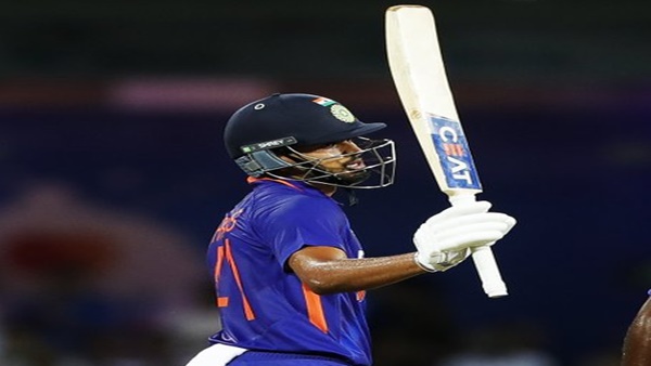 श्रेयस ने जड़ा ताबड़तोड़ अर्धशतक