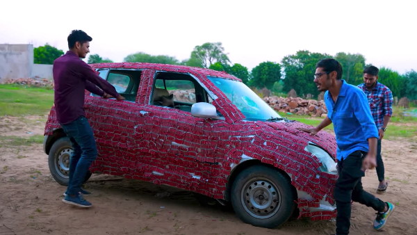 पटाखे लगाने में पूरा एक दिन लगता है