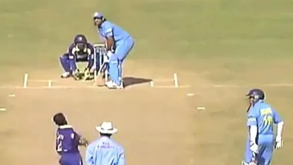 पारी में लगाए थे 10 छक्के और 15 चौके