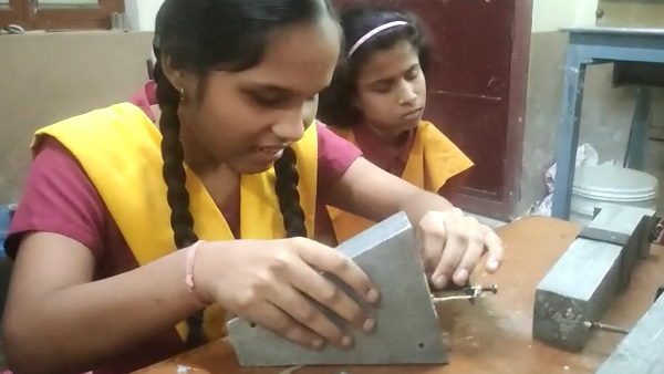 पूरे देश को प्रकाशमान करने का एक अनूठा प्रयास पूरे देश को प्रकाशमान करने का एक अनूठा प्रयास