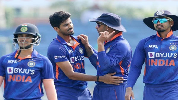 दोनों टीमों में शामिल थे ये खिलाड़ी