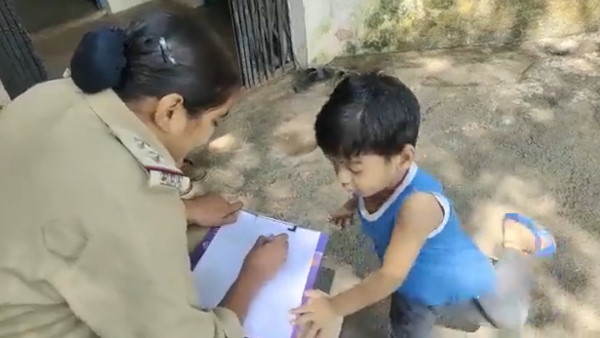 बच्चे की जिद के चलते पिता थाने लेकर पहुंचा