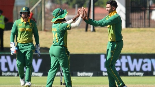 जानें दोनों टीमों की प्लेइंग इलेवन