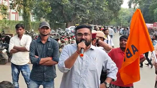 हॉस्टलों की फीस में 50% तक की गई है वृद्धि