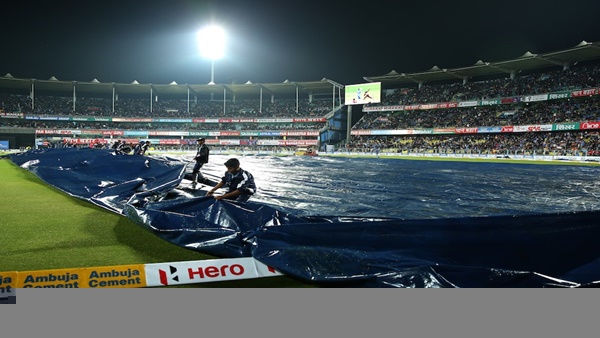 लखनऊ में भारी बारिश की संभावना लखनऊ में भारी बारिश की संभावना
