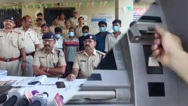 नए तरीके से ठगी कर रहे थे शातिर